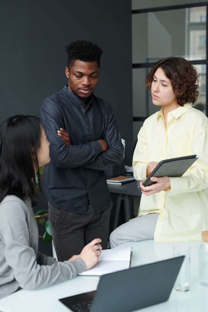 business people working in team S9VAU2H
